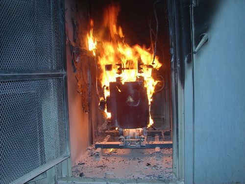 夏日炎炎，北京創(chuàng)聯(lián)匯通電氣教你必備油浸式變壓器防火常識(shí)